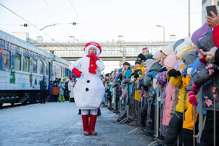 Поезд Деда Мороза сделал остановку в Тюмени