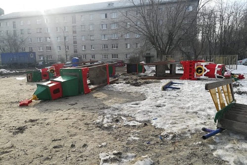 Московский кремль в Тюмени заменят сценой и площадкой для выгула собак