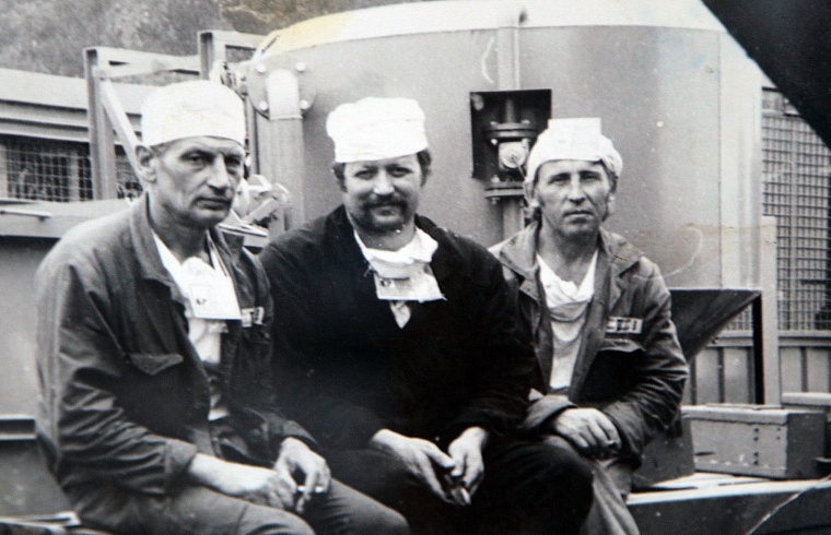 Ликвидатор Колычев пришел в музей Колокольниковых с противогазом и саперной лопаткой