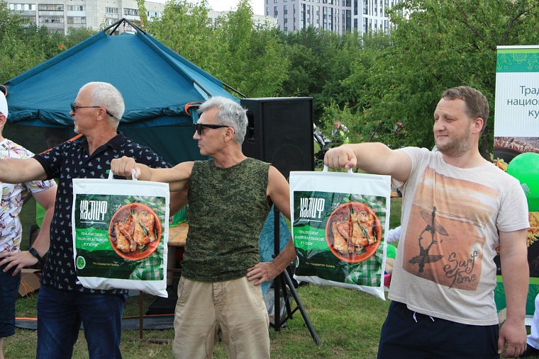 В День города на фестивале «ДИПлов» приготовили 70 кг плова