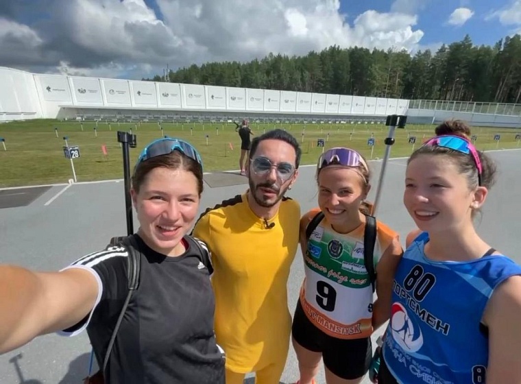 Тимур Родригез учился стрелять из винтовки в «Жемчужине Сибири»