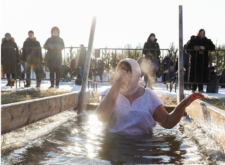 В Ишиме во время крещенских купаний ограничат количество людей на льду
