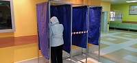 В Тюмени на одном из участков голосования подозревают вброс