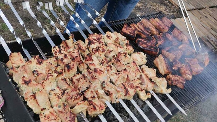 Тюменцам советуют соблюдать правила безопасности при приготовлении шашлыков