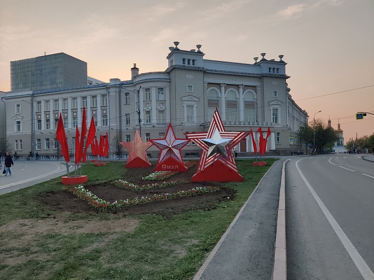 В Тюмени вчера прошло празднование Дня Победы. Как это было — в нашем фотоотчете