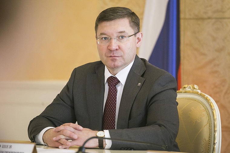 Евгений Гараничев получил «твердый знак» из рук Владимира Якушева