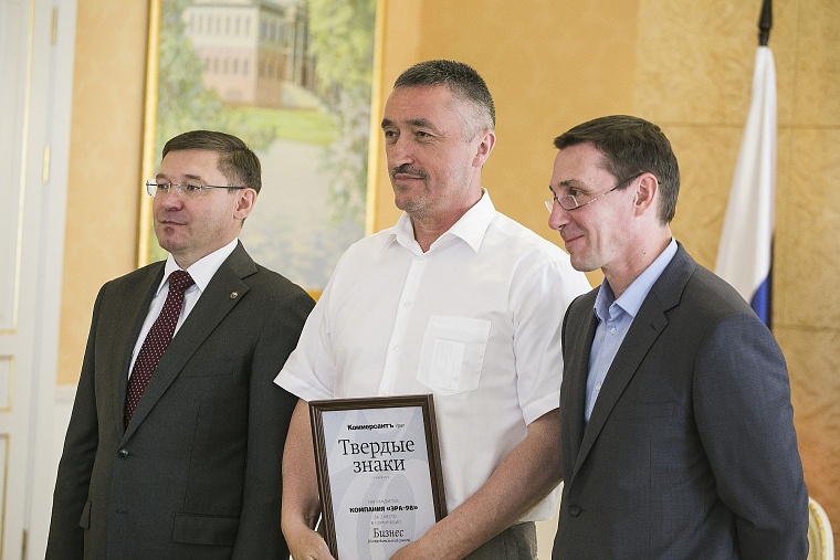 Евгений Гараничев получил «твердый знак» из рук Владимира Якушева