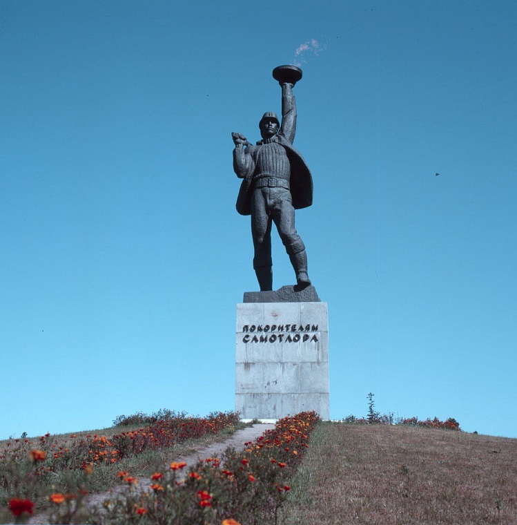 Александр Моор назвал памятник «Покорителям Самотлора» самым красивым в Югре