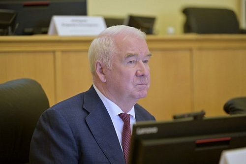 От "стадоводчика" до председателя областной думы. Биография Сергея Корепанова