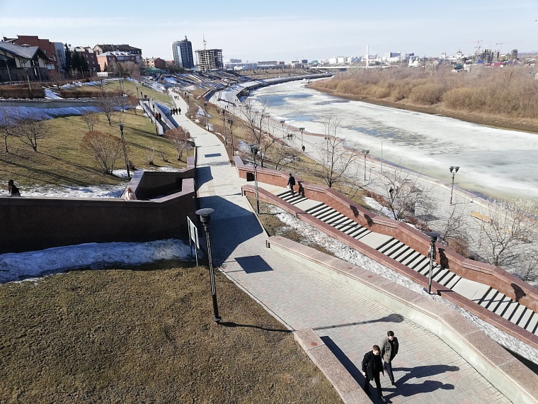 В Тюмени до конца недели прогнозируют дождь и сильный ветер