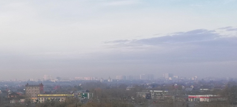 Названа причина запаха гари и дымки в Тюмени