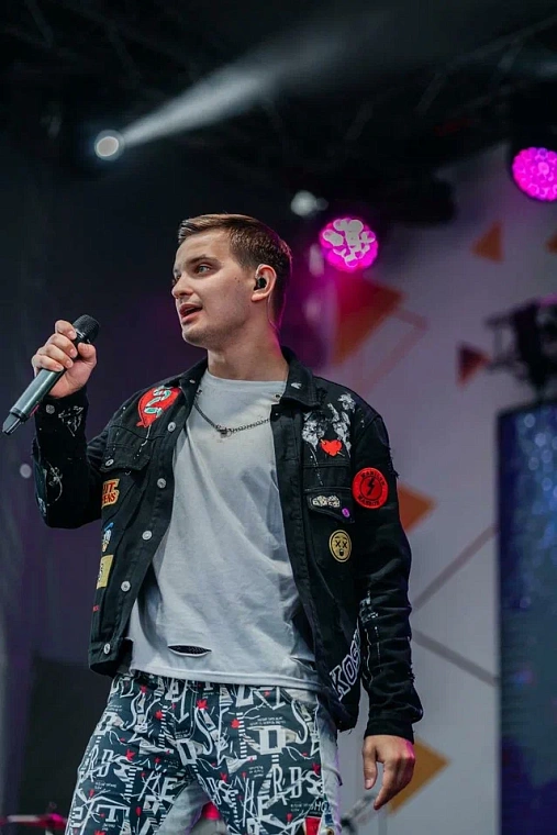 Три тюменца выйдут на сцену шоу "Ярче звёзд"