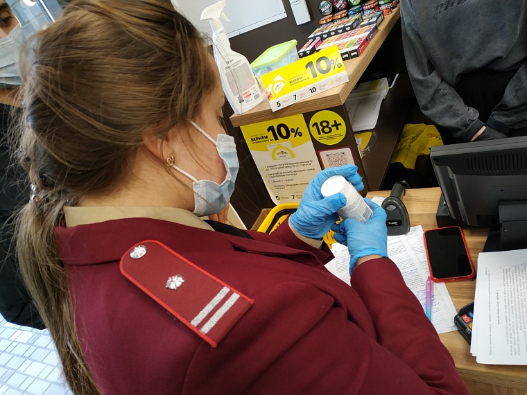 "Мы закрылись, а они нет": соблюдение режима ограничений в Тюмени проверяют шесть мобильных групп