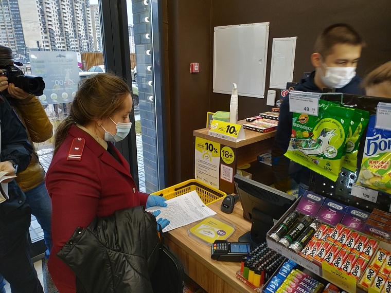 "Мы закрылись, а они нет": соблюдение режима ограничений в Тюмени проверяют шесть мобильных групп