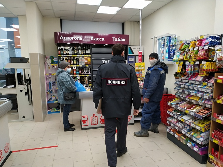 "Мы закрылись, а они нет": соблюдение режима ограничений в Тюмени проверяют шесть мобильных групп