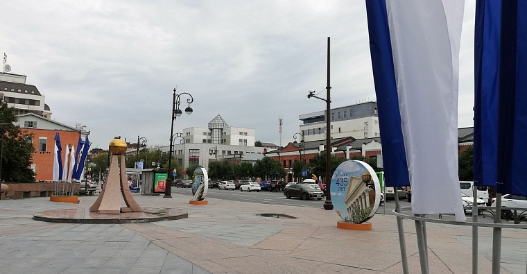 Флаги, «ордена», праздничные конструкции: где сделать тематические фото на 435-летие Тюмени