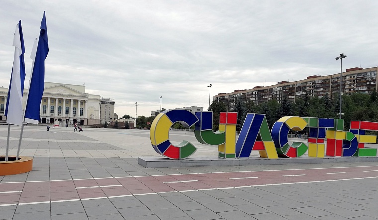 Флаги, «ордена», праздничные конструкции: где сделать тематические фото на 435-летие Тюмени