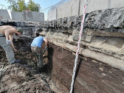В первый день раскопок в Тюмени найдены старинные артефакты