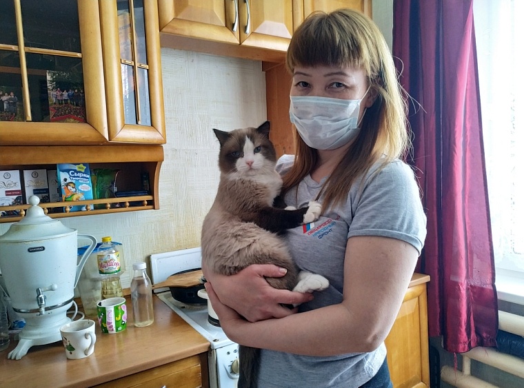 По человеческим меркам - 120 лет! Как живет тюменский кот-долгожитель