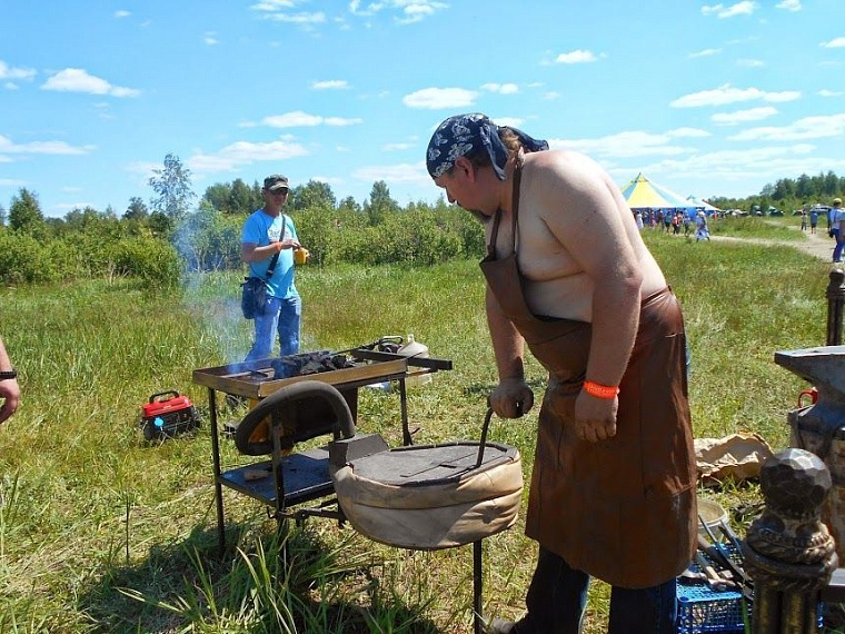 Этнофестиваль «Небо и Земля» завлекал хороводами и удивлял повилой