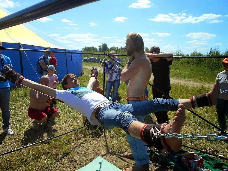 Этнофестиваль «Небо и Земля» завлекал хороводами и удивлял повилой