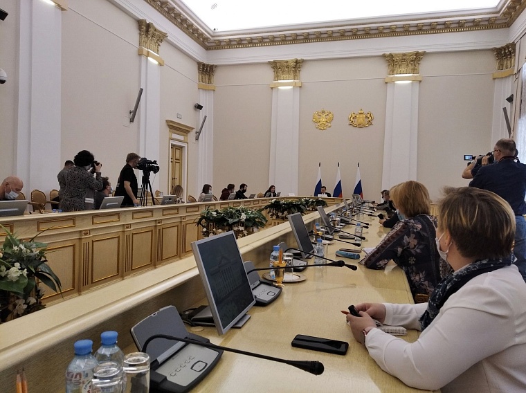 Владимир Якушев: Люди в норковых шубах не должны просить льготы