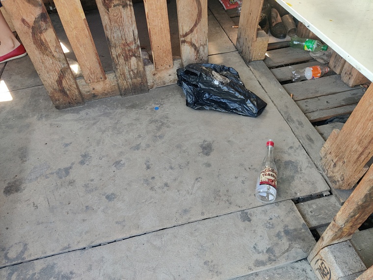 Смертельная водка: репортаж с места трагедии, где отравились тюменцы