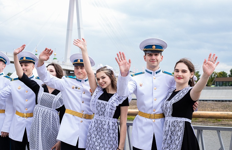 В Тюмени завершился "Вальс на Набережной"