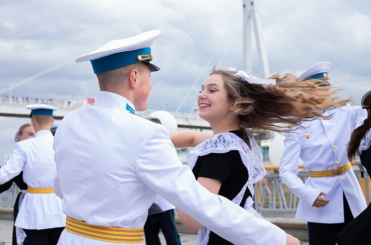 В Тюмени завершился "Вальс на Набережной"