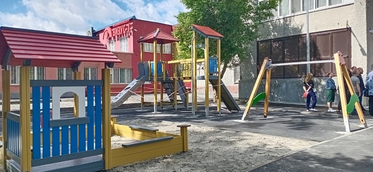 Летом в Калининском округе Тюмени обновят девять дворов и дороги