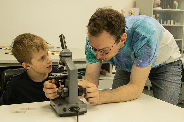 Чудеса науки: в тюменском “Кванториуме” отметили праздник детства