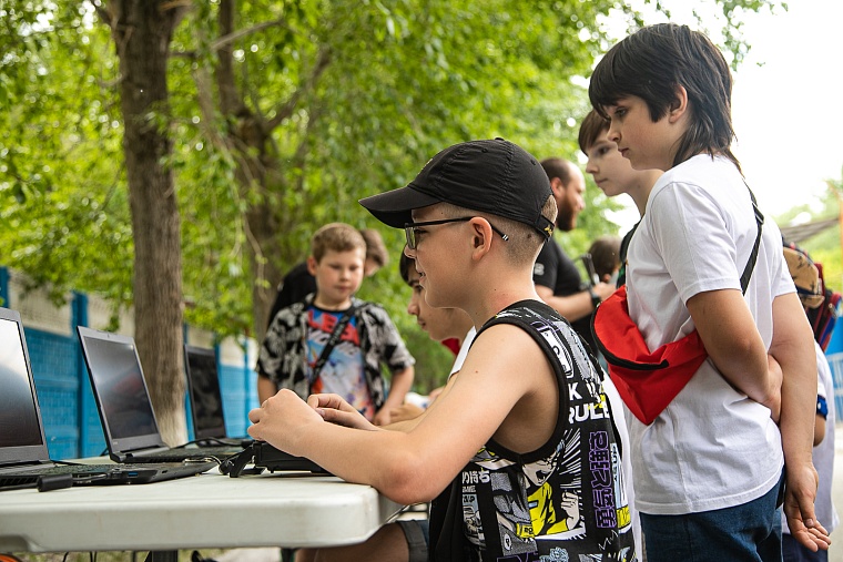 Чудеса науки: в тюменском “Кванториуме” отметили праздник детства