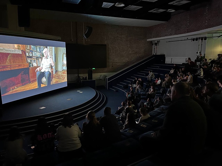 «Документальное кино схоже с журналистикой». Эксклюзивное интервью с режиссером фильма «Каравелла Крапивина»