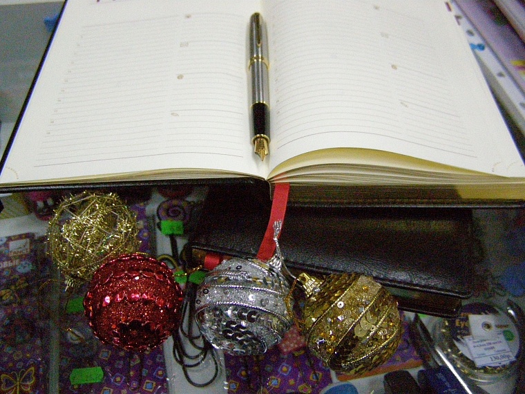 10 мест, где искать новогодние подарки. Маленькие магазины