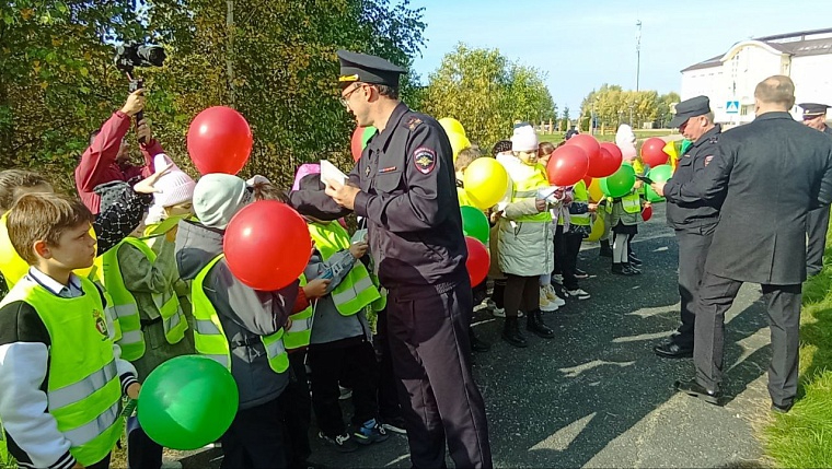 Тюменских школьников пригласят на работу в ГАИ