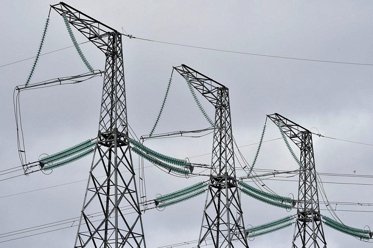 Александр Моор поздравил работников энергетической отрасли с профессиональным праздником