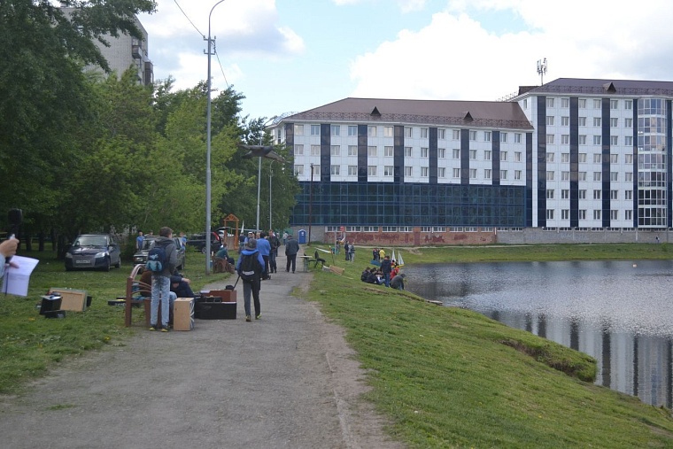 В тюменских прудах высадят кувшинки, чтобы горожане не купались