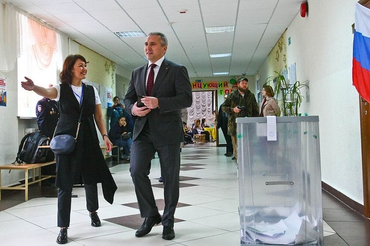 Работа с приставкой: что сделал Александр Моор на посту врио губернатора