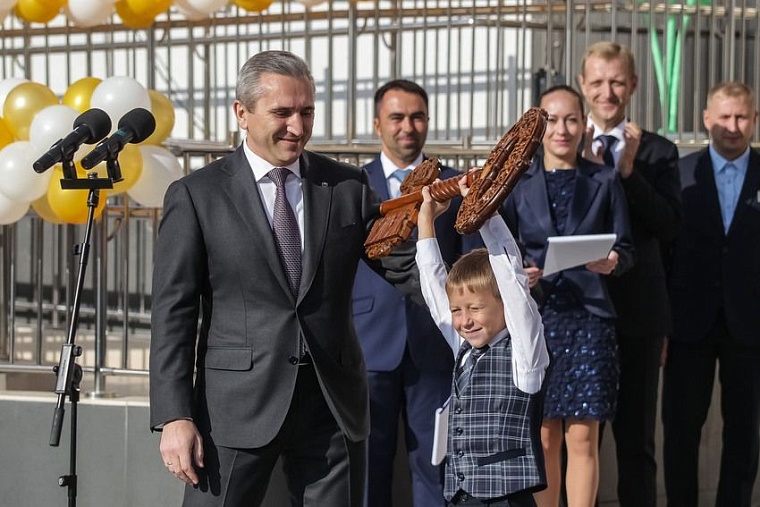 Работа с приставкой: что сделал Александр Моор на посту врио губернатора