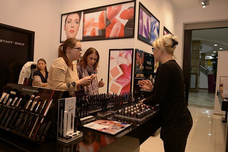 Проверено на себе: бесплатные макияжи в тюменских ТЦ