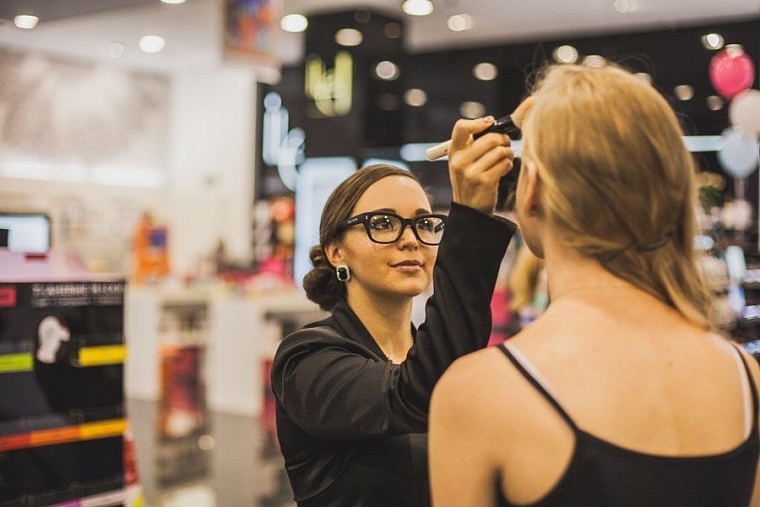 Проверено на себе: бесплатные макияжи в тюменских ТЦ