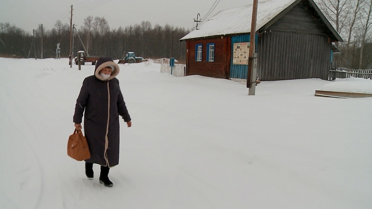 Каждый день Раиса Хасанова собирает свою большую сумку и идёт на вызов