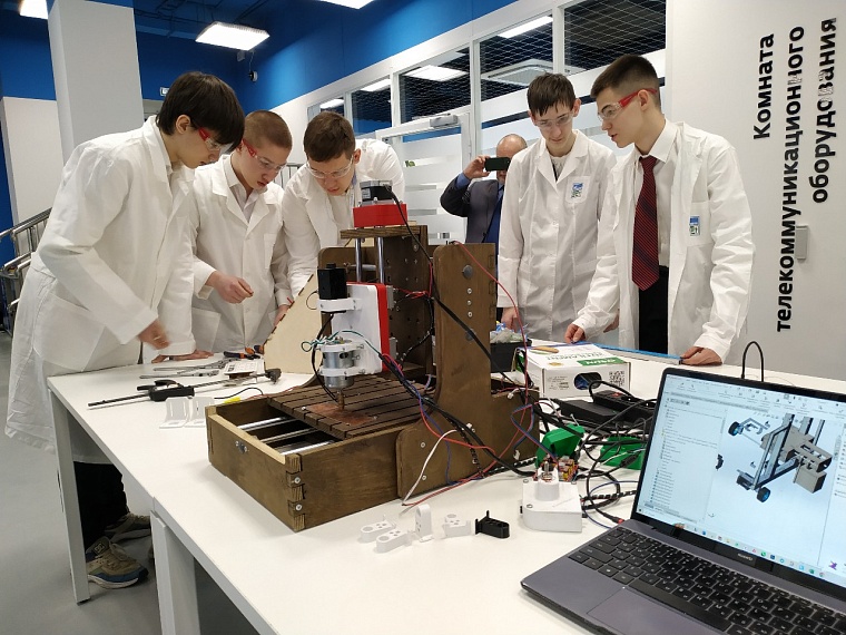 В Тюмени после капремонта открыли Школу инженерного резерва