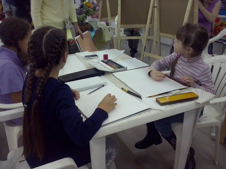 Выставка соцпроектов собрала активных и неуспокоенных