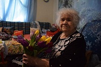 Воспитанники «Аванпоста» поздравили с праздником 90-летних тюменок
