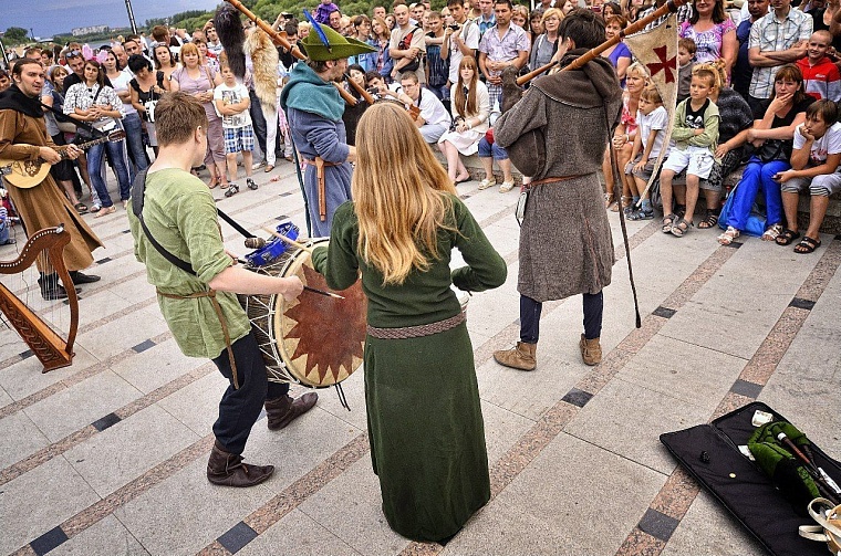 О чем поет Gilead