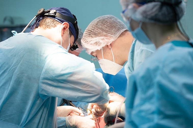 Вернули с того света: тюменке сделали операцию, и сейчас она снова может дышать