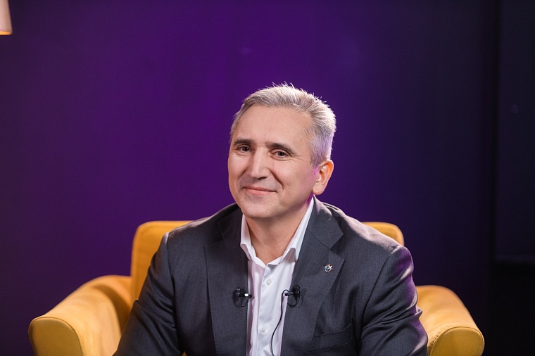 Александр Моор: Строители вписали в историю нашего региона и всей страны яркие страницы