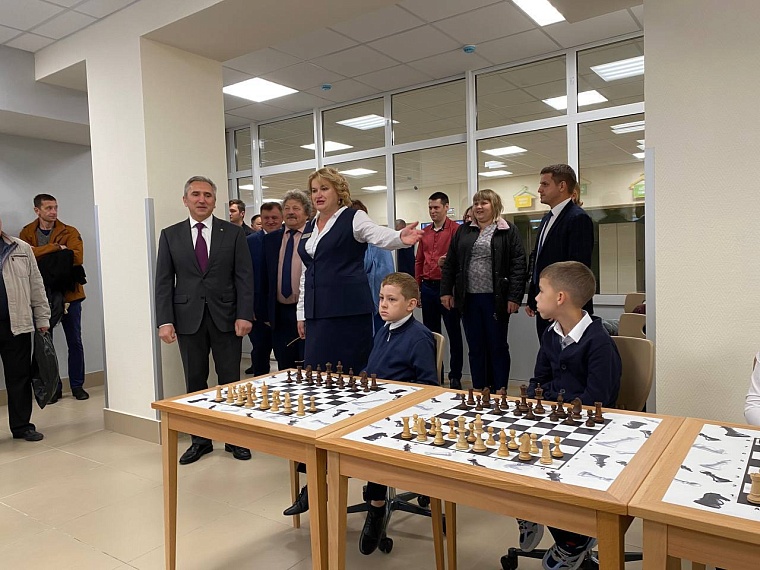 В Ишиме открыли обновленную школу на 600 учебных мест