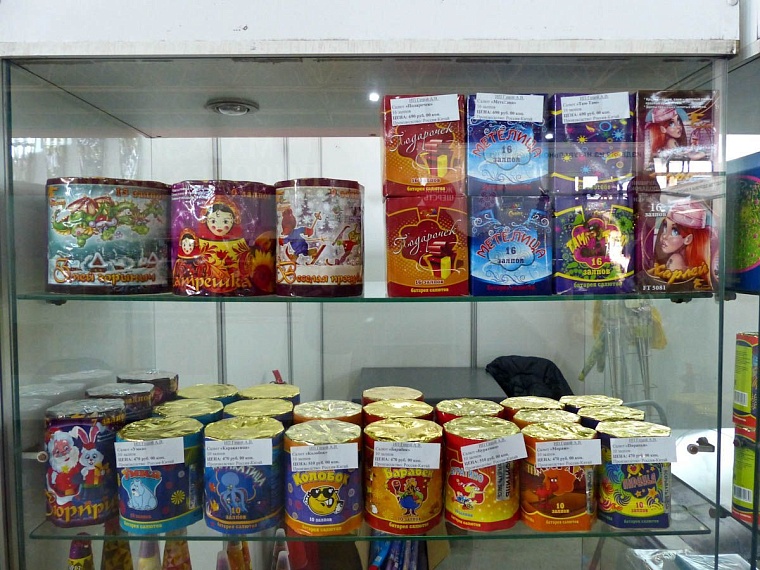 Из тюменской фанеры делают новогодние игрушки